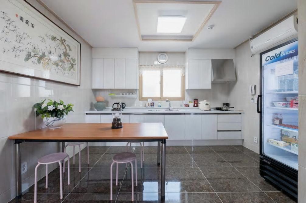 Hub Guest House Інчхон Екстер'єр фото
